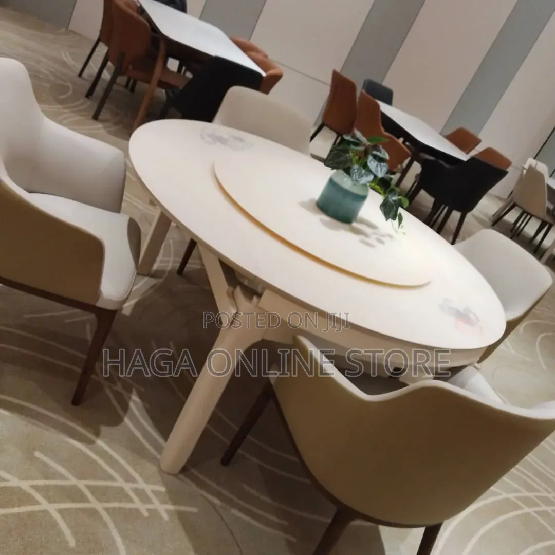 Round Dinning Table Six Seaters