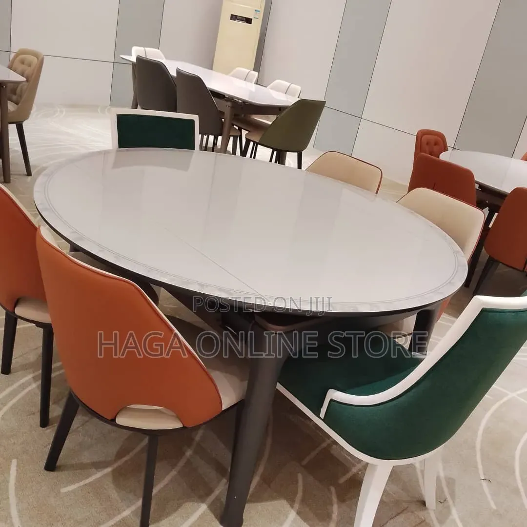 Round Dinning Table Six Seaters