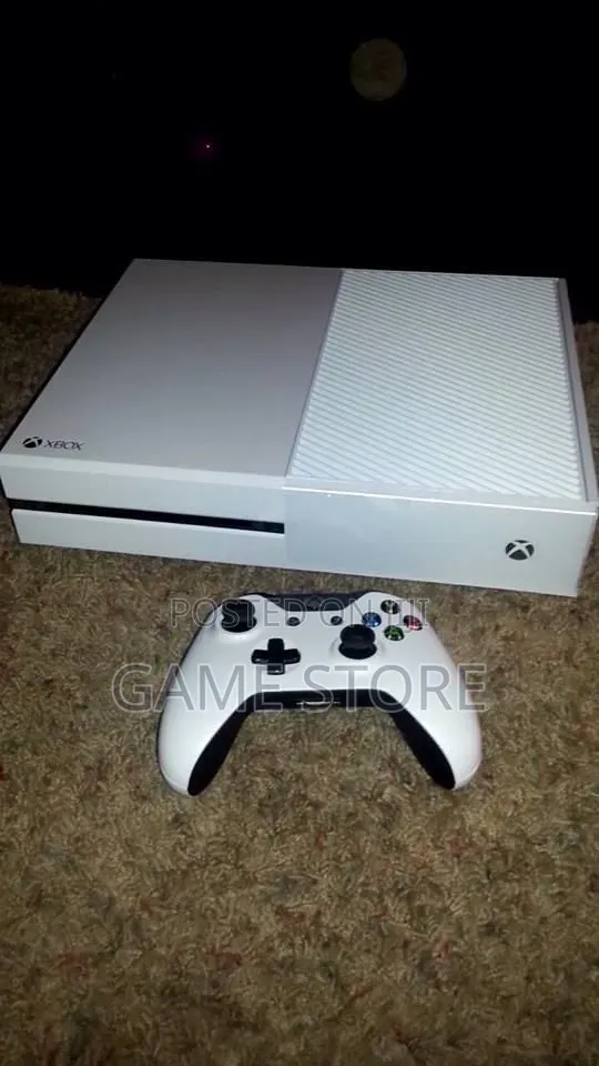 Xbox One S at Em Plaza Handling Heavy Open-World Games
