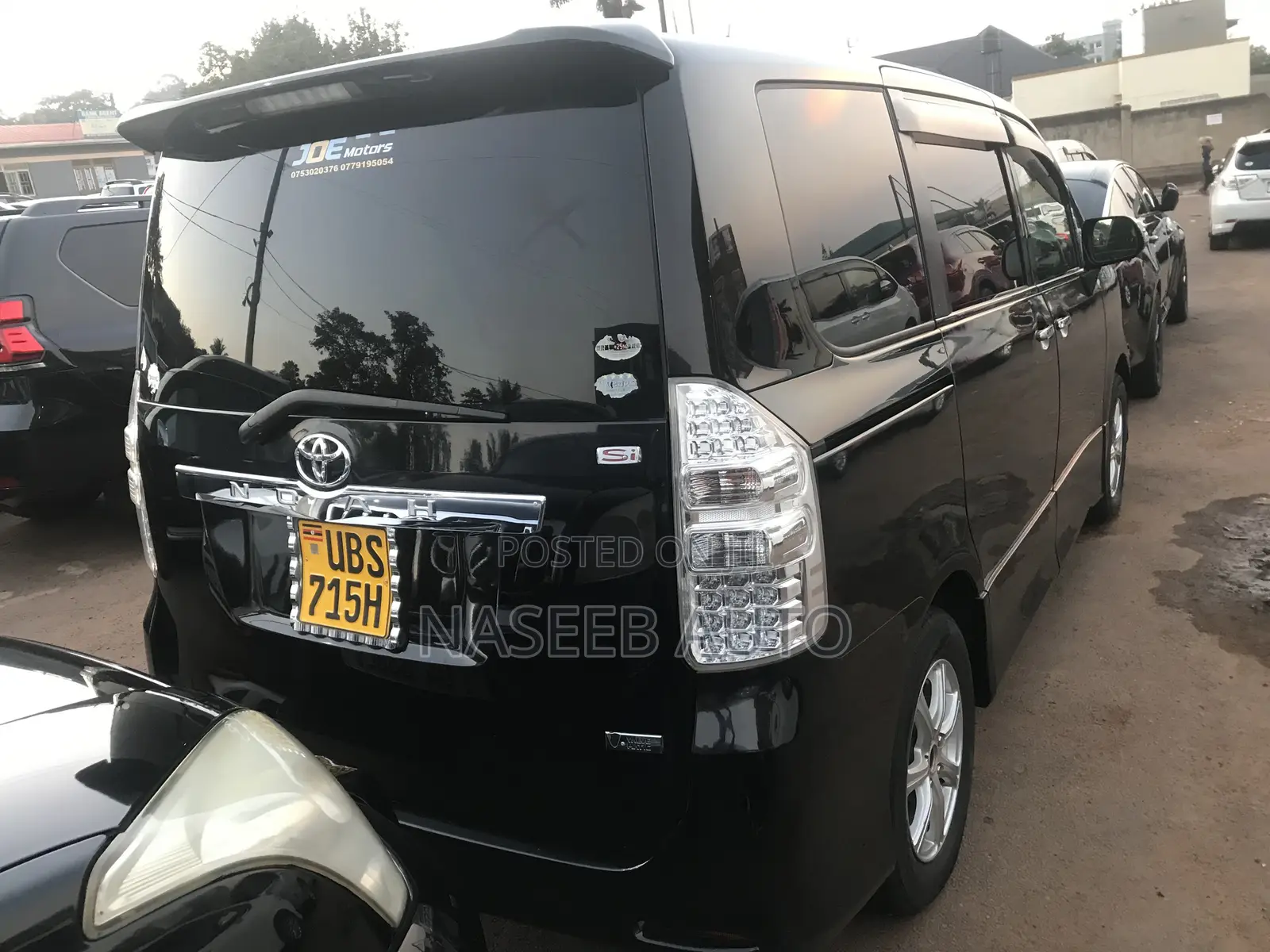 Toyota Noah 2012 Black
