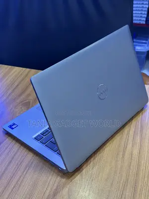New Laptop Dell Latitude 5450 16GB Intel Core Ultra 7 SSD 512GB