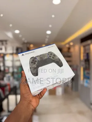 PS5 Boxed Controller at Em Plaza for Heavy Multiplayer Sessions