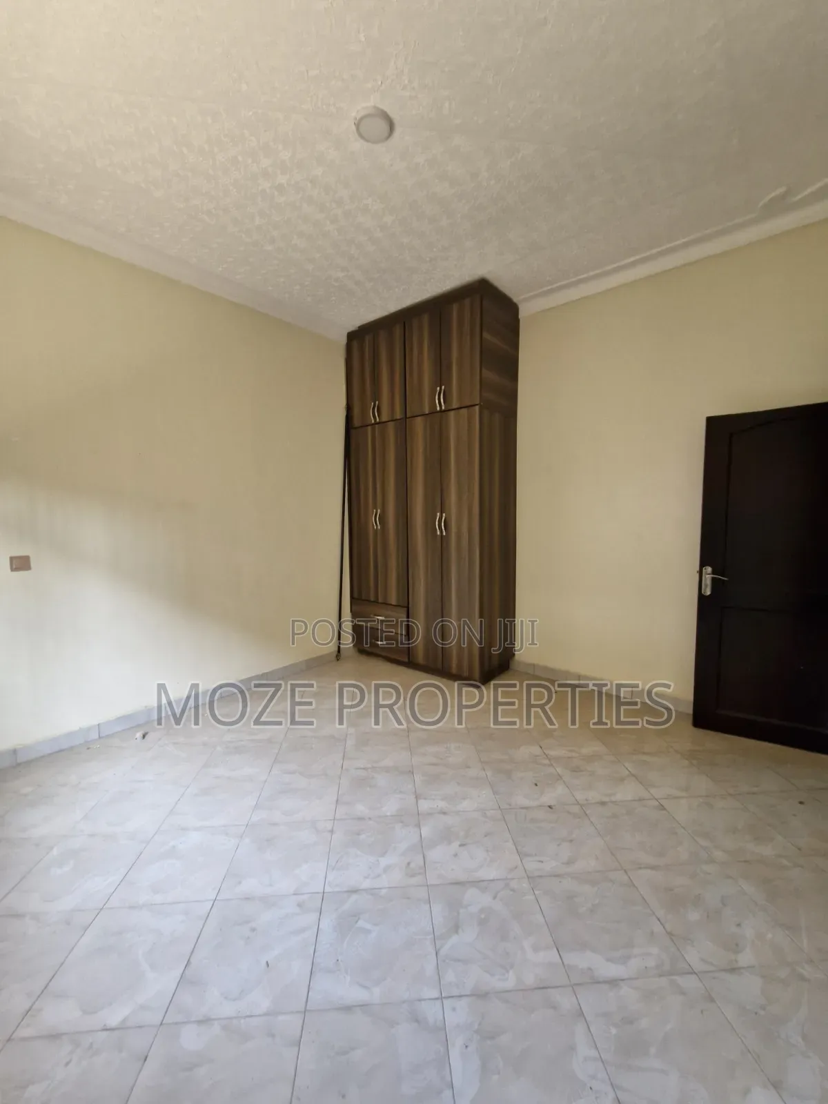 3bdrm Bungalow in Kira Mamerito Road., Central Division for rent