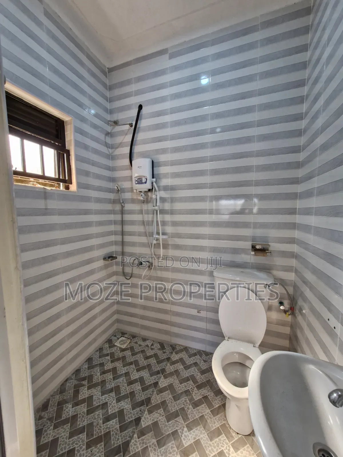 3bdrm Bungalow in Kira Mamerito Road., Central Division for rent