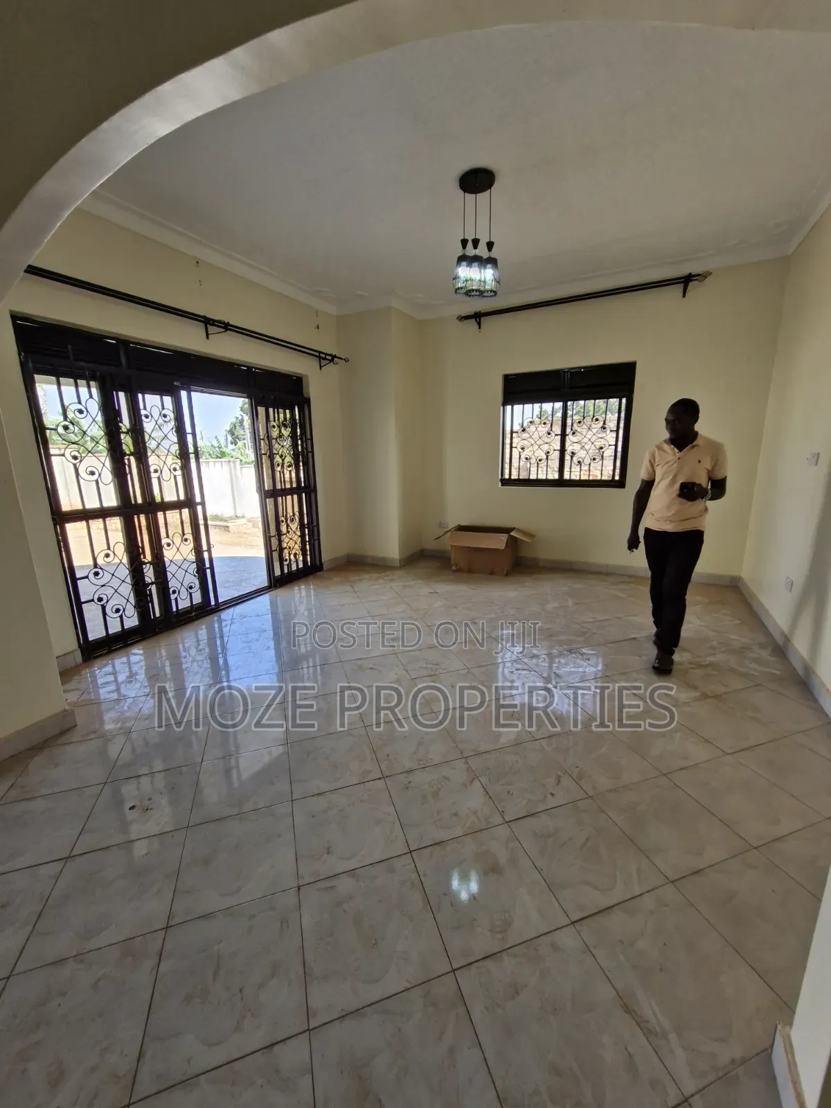 3bdrm Bungalow in Kira Mamerito Road., Central Division for rent
