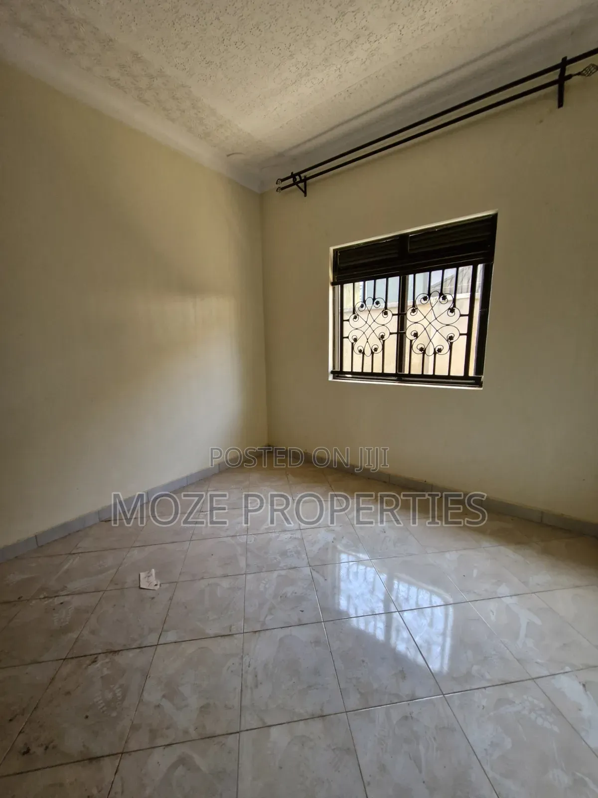 3bdrm Bungalow in Kira Mamerito Road., Central Division for rent