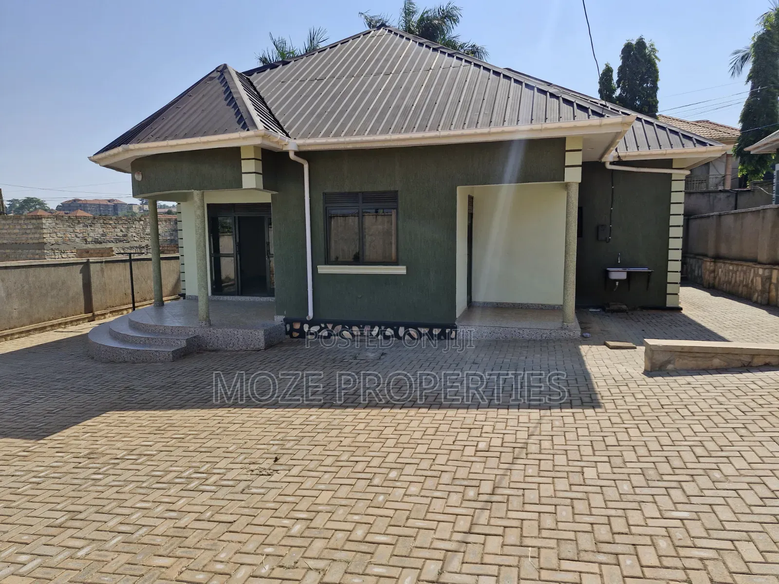 3bdrm Bungalow in Kira Mamerito Road., Central Division for rent