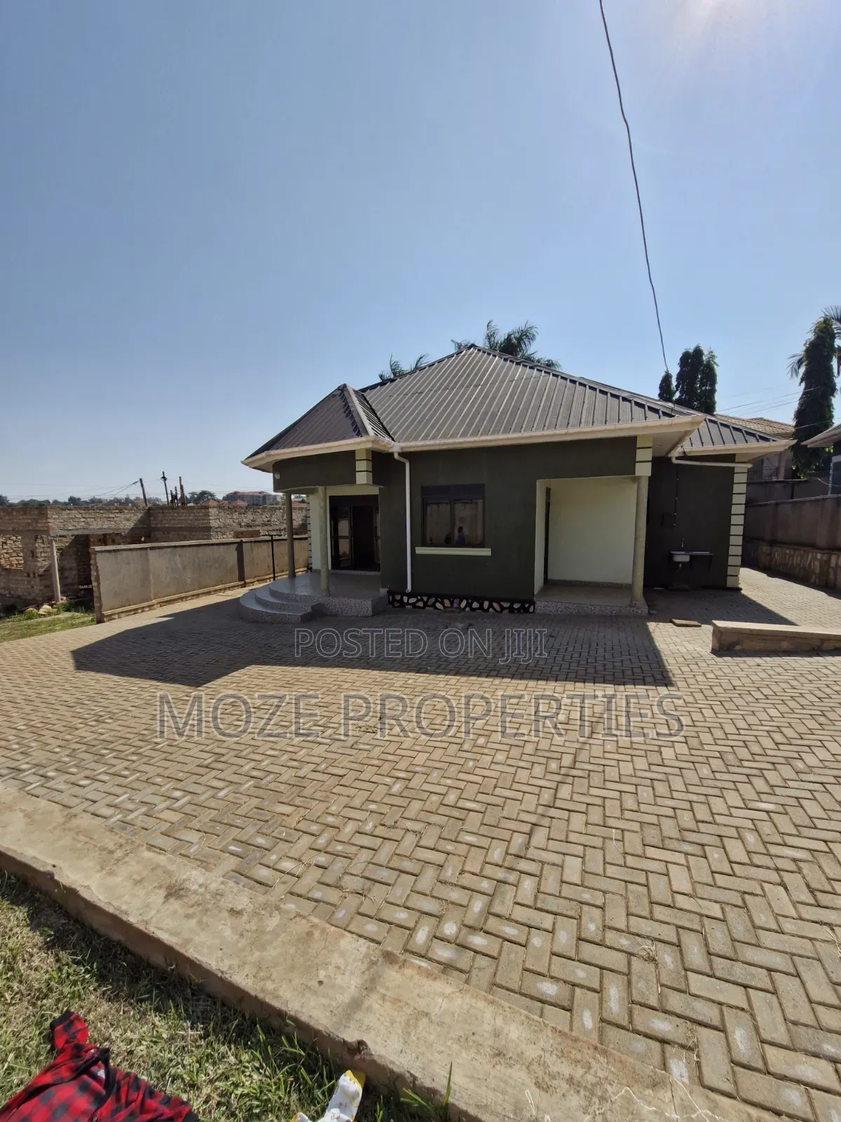 3bdrm Bungalow in Kira Mamerito Road., Central Division for rent