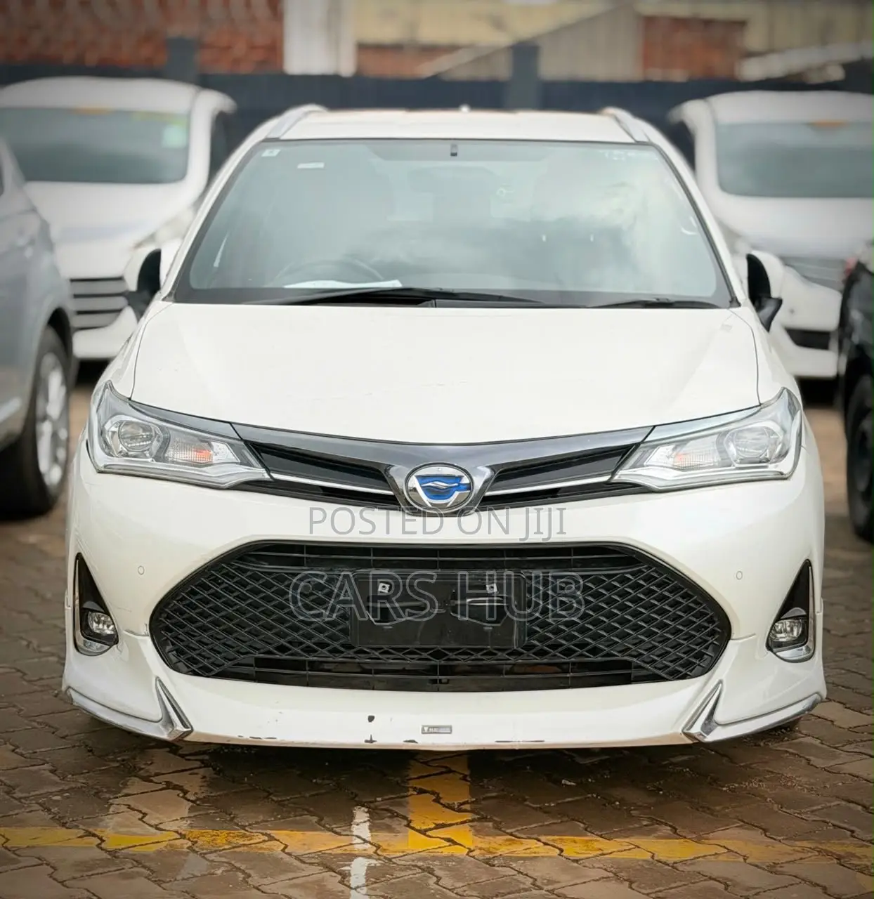 Toyota Corolla Fielder 1.5 Hybrid FWD 2018 White