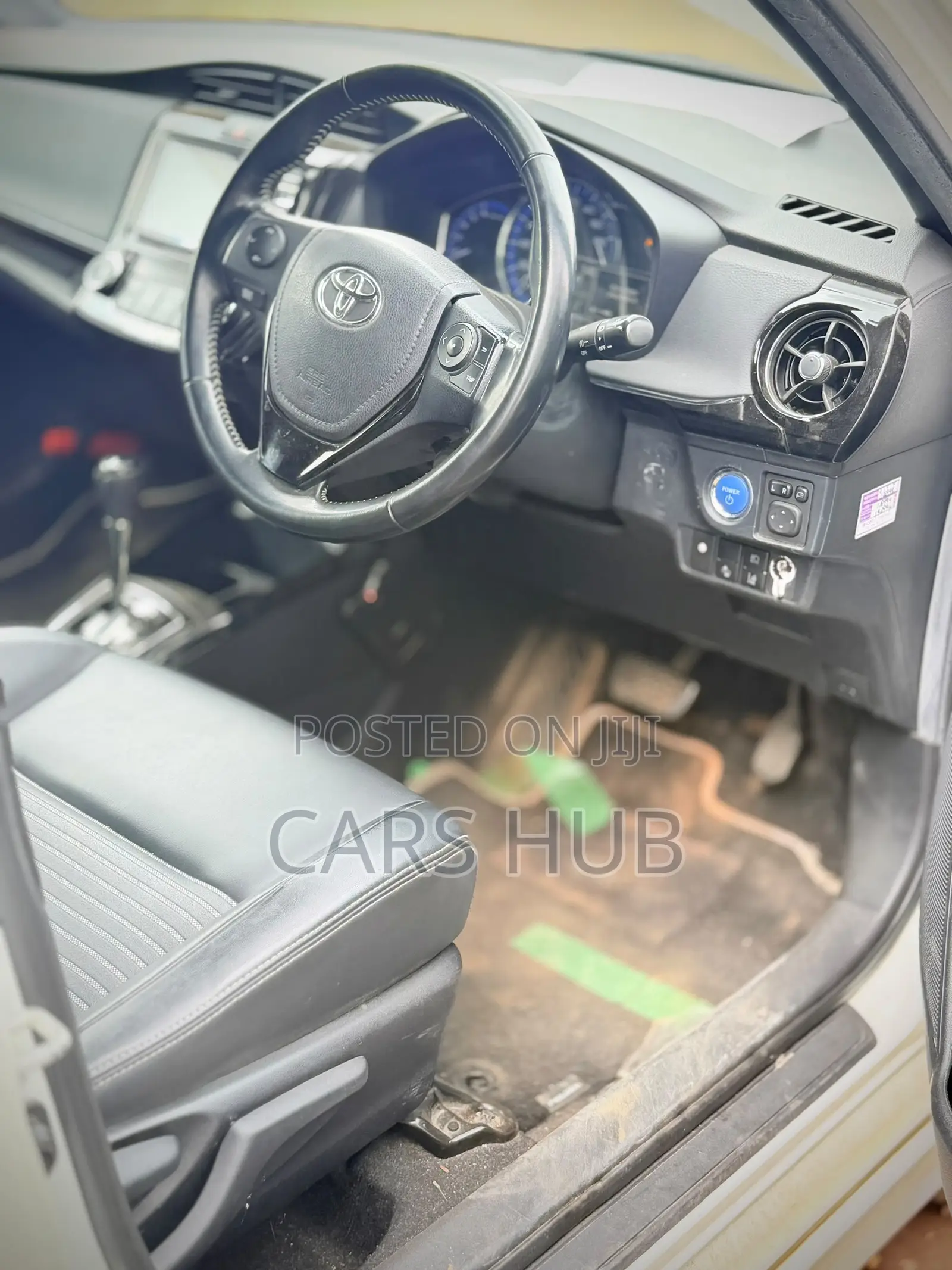Toyota Corolla Fielder 1.5 Hybrid FWD 2018 White