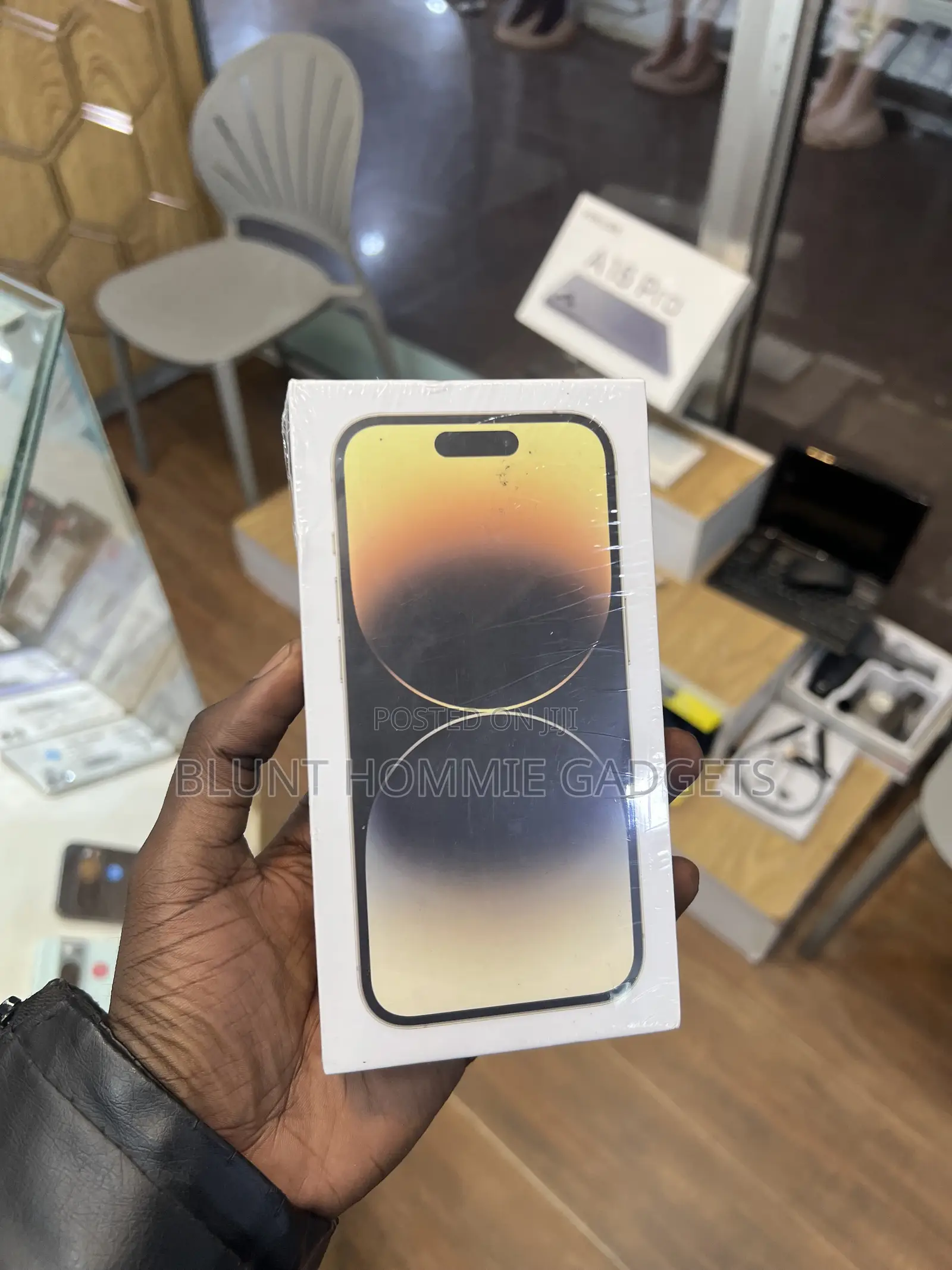 New Apple iPhone 14 Pro 128 GB Gold
