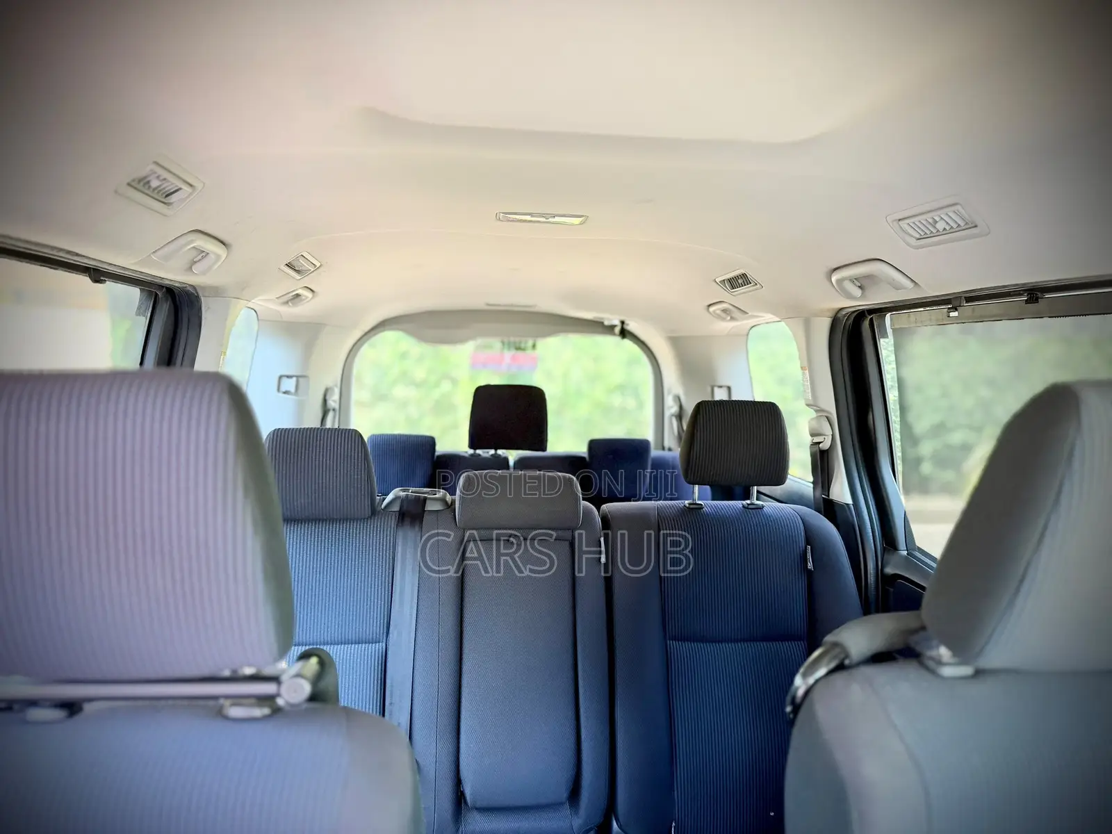 Toyota Noah 2.0 AWD (8 Seater) 2017 White
