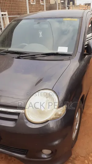 Toyota Sienta 2012 Gray
