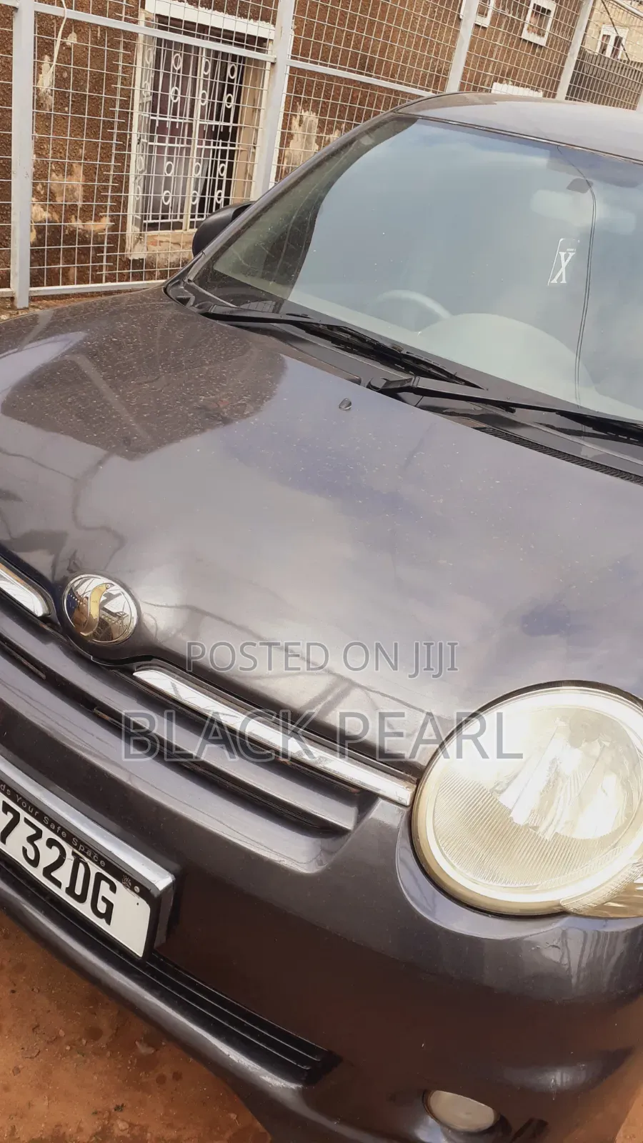 Toyota Sienta 2012 Gray
