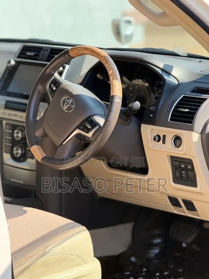 Toyota Land Cruiser Prado 2.8 2019 White