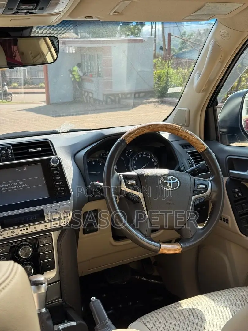 Toyota Land Cruiser Prado 2.8 2019 White