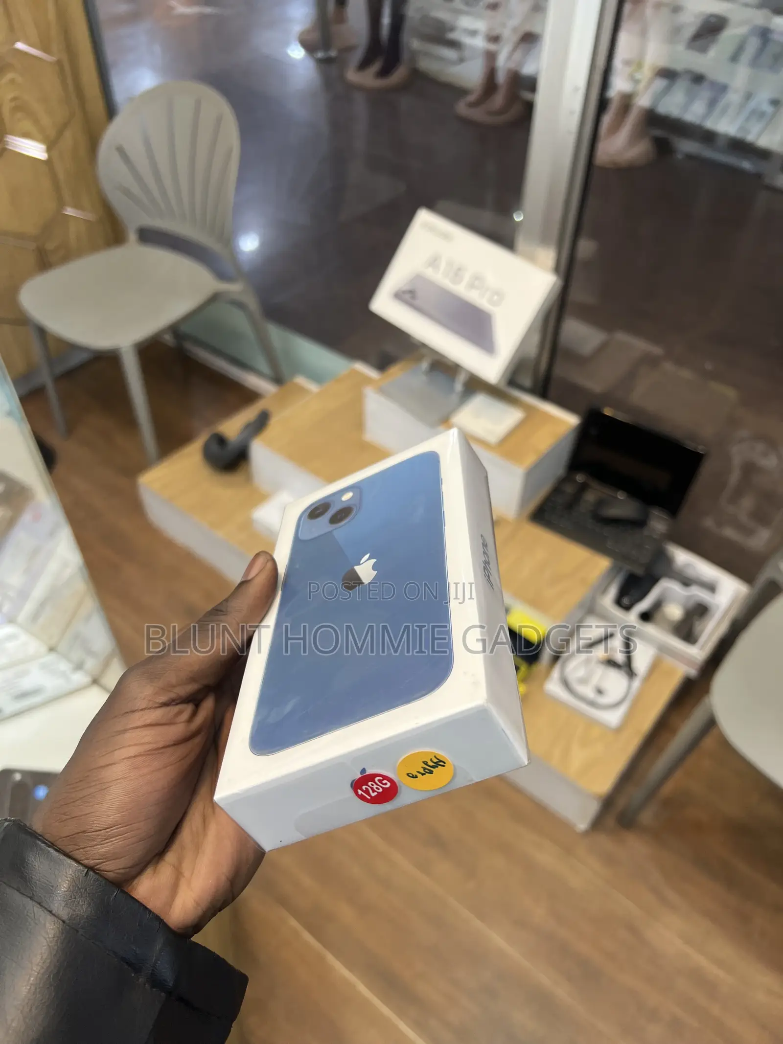 New Apple iPhone 13 128 GB Blue