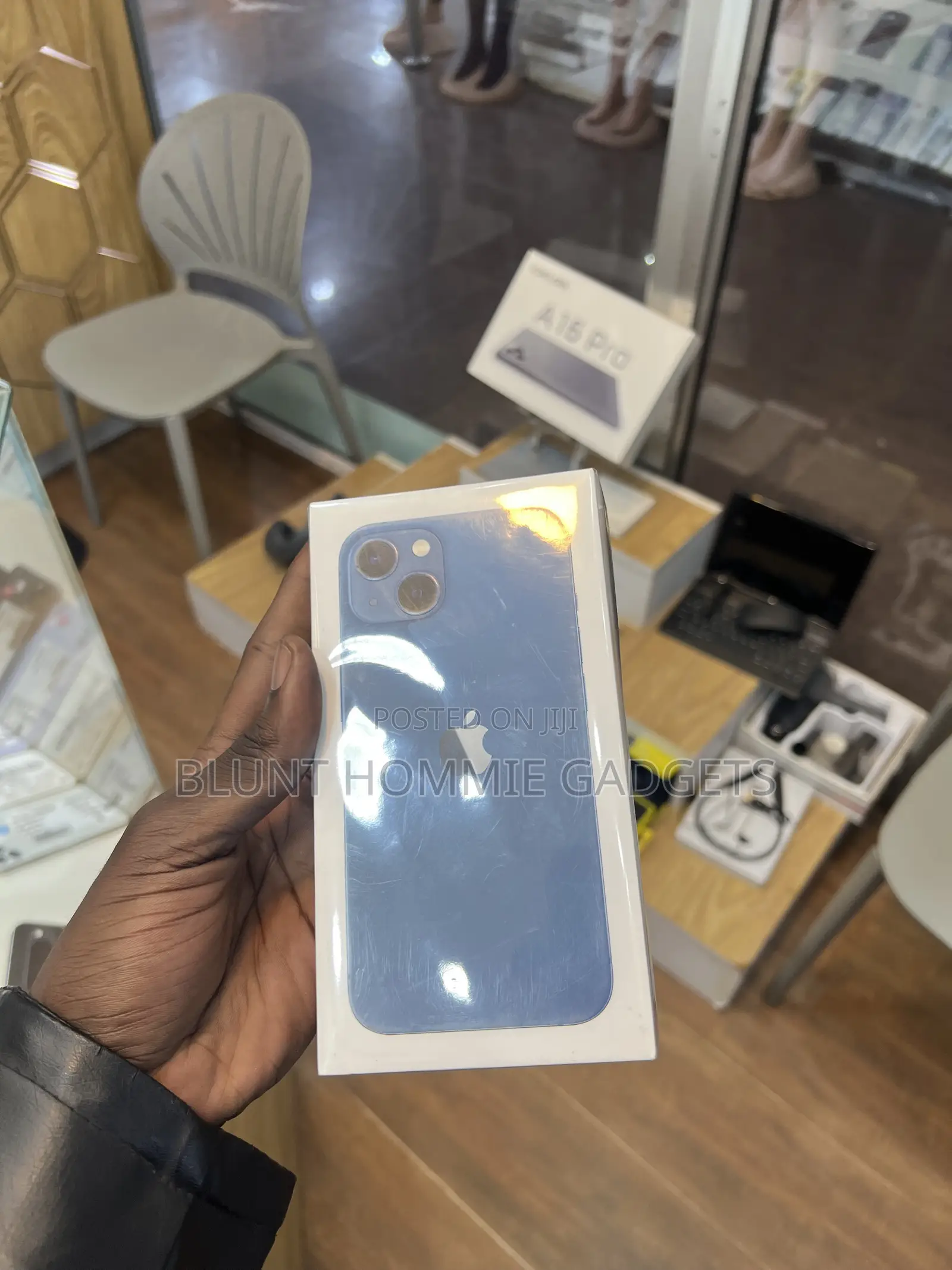 New Apple iPhone 13 128 GB Blue