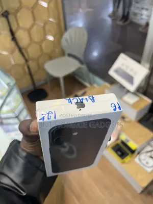 New Apple iPhone 16 128 GB Black