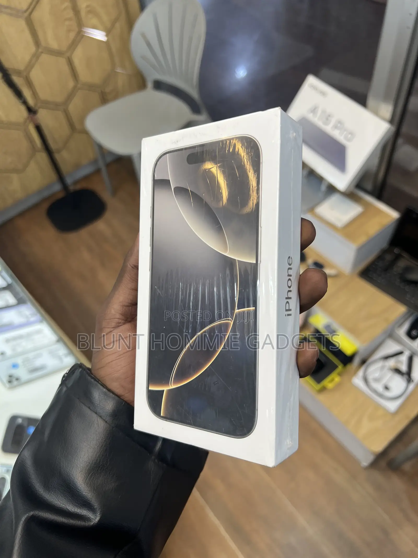 New Apple iPhone 16 Pro 256 GB