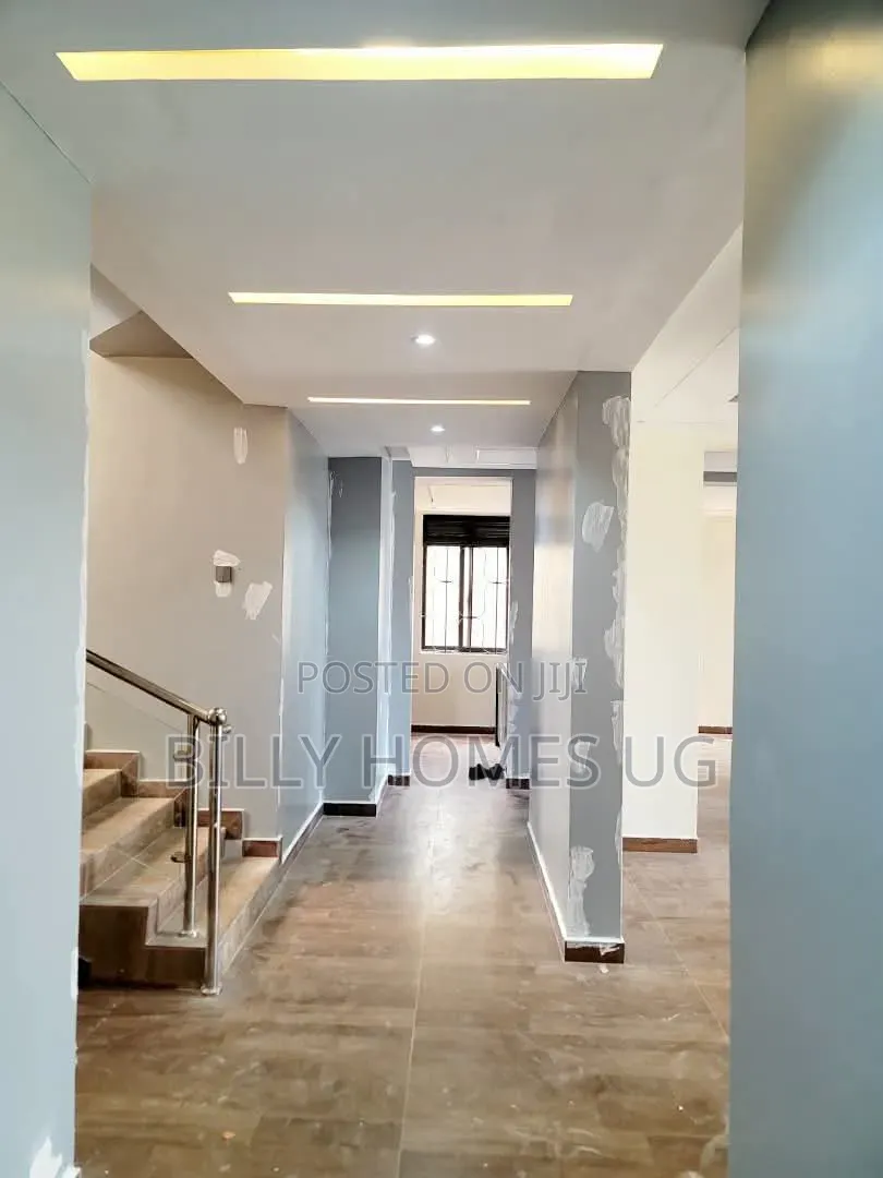 5bdrm Mansion in Ssisa for sale