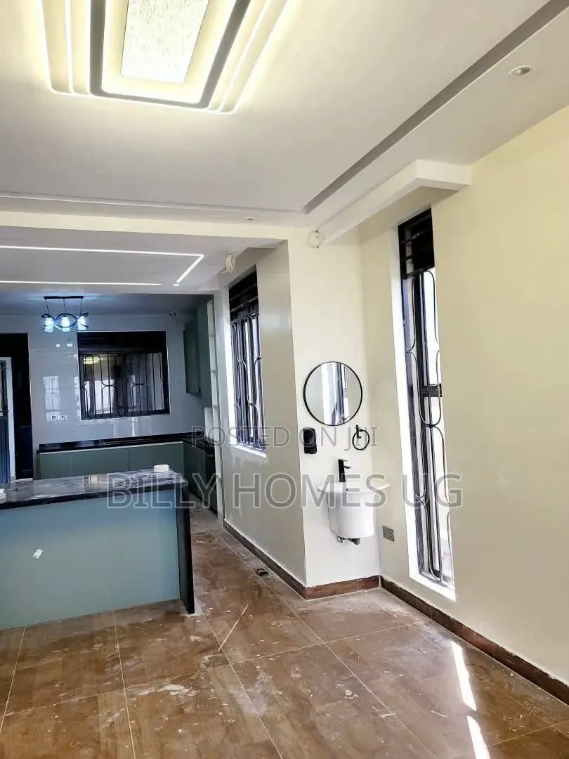 5bdrm Mansion in Ssisa for sale