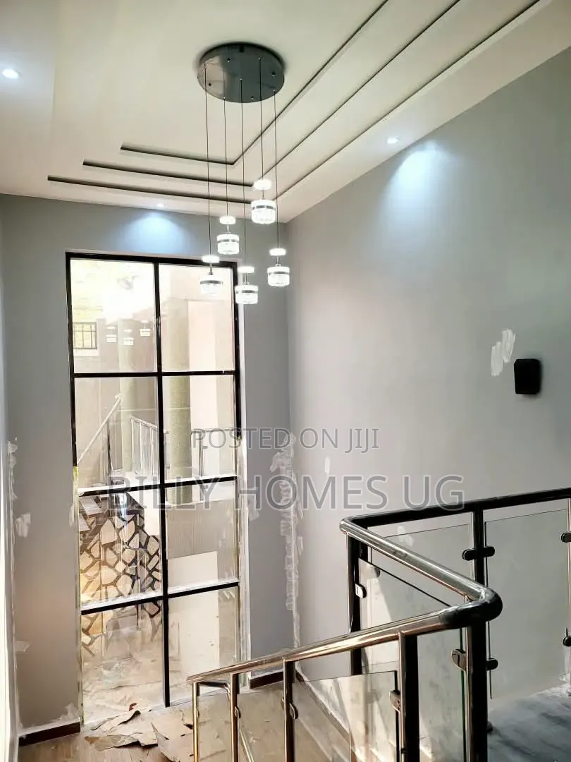 5bdrm Mansion in Ssisa for sale