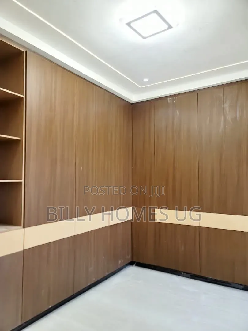 5bdrm Mansion in Ssisa for sale