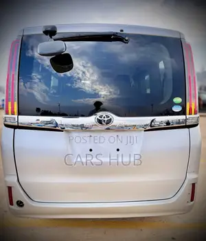 Toyota Noah 2.0 FWD (7 Seater) 2018 Silver