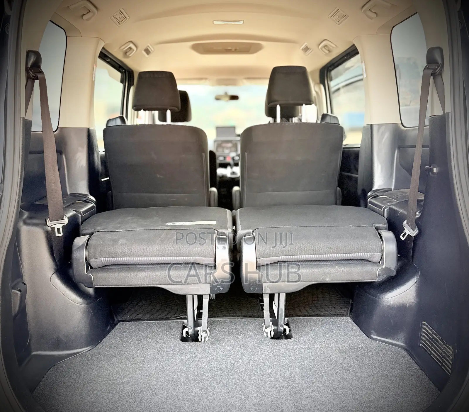 Toyota Noah 2.0 FWD (7 Seater) 2018 Silver