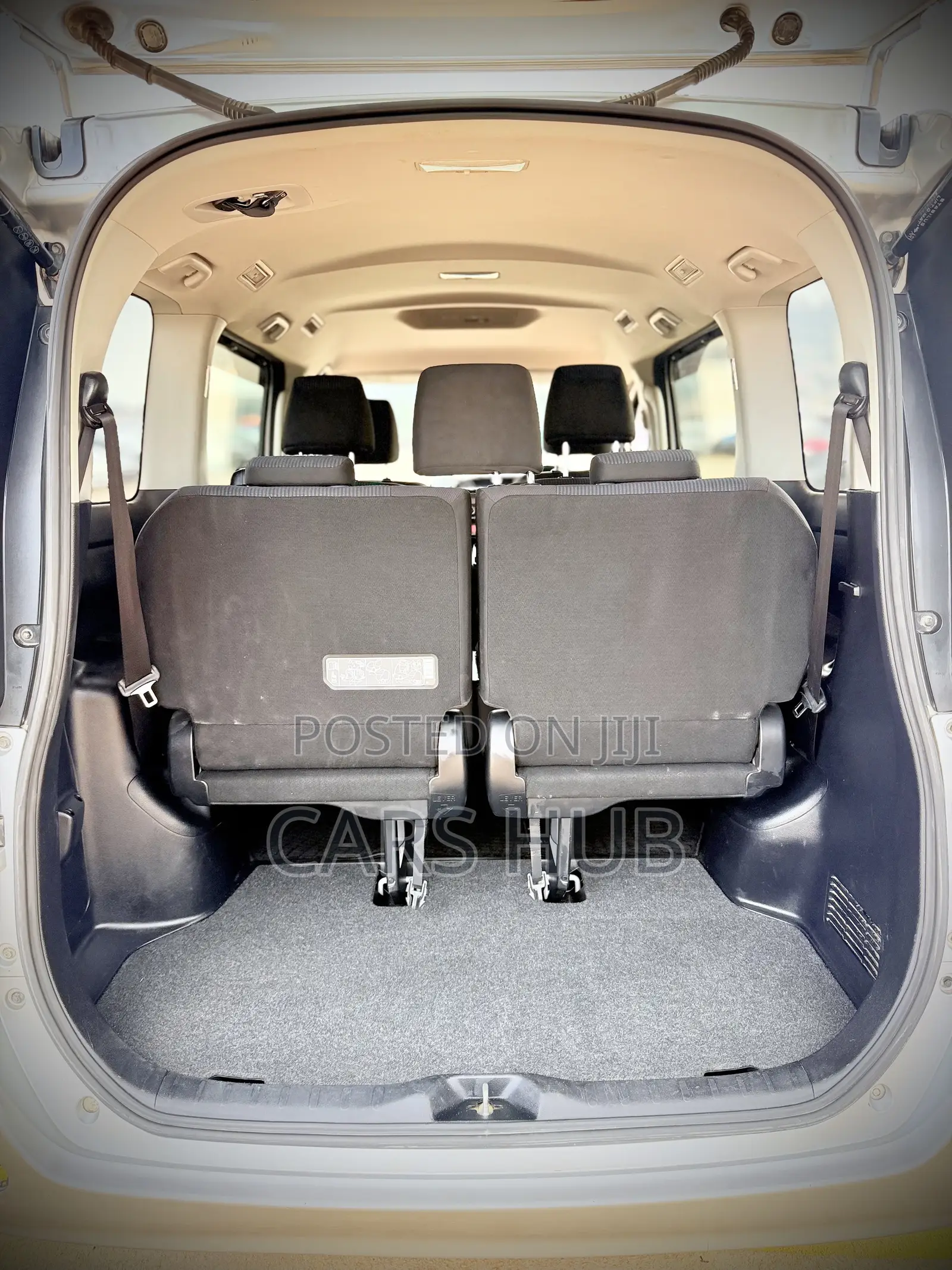 Toyota Noah 2.0 FWD (7 Seater) 2018 Silver