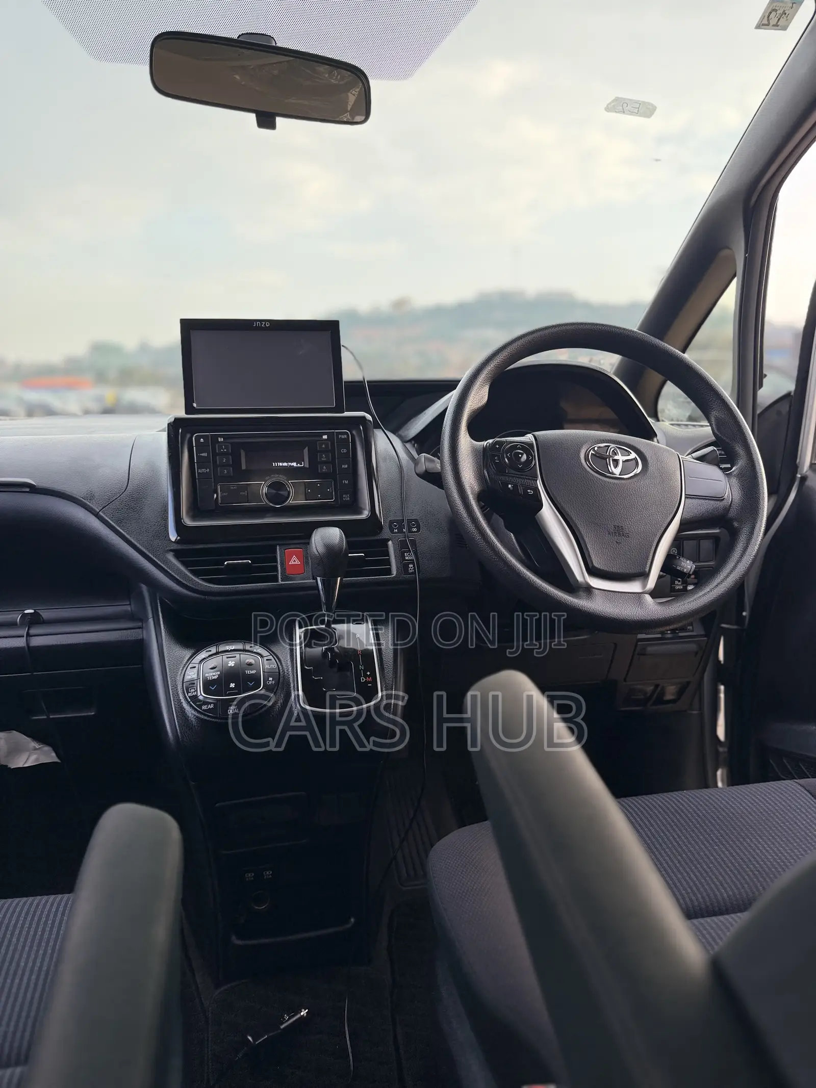 Toyota Noah 2.0 FWD (7 Seater) 2018 Silver