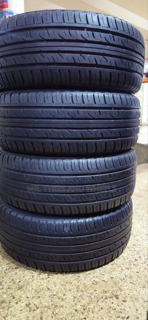 235 55 R18 Dunlop Grand Trek Pt3 4rm Japan Also in a Nice Disney.