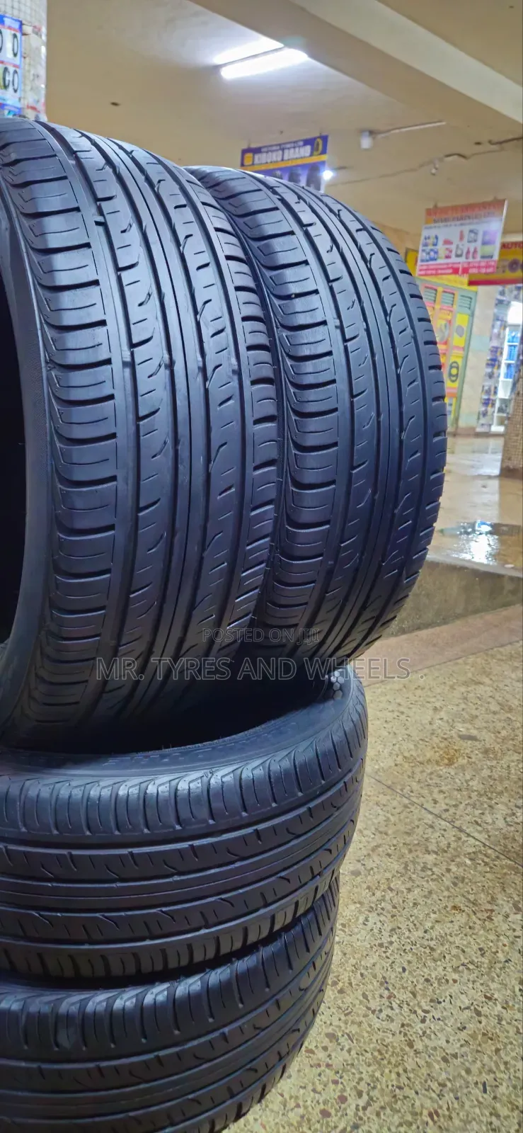 235 55 R18 Dunlop Grand Trek Pt3 4rm Japan Also in a Nice Disney.
