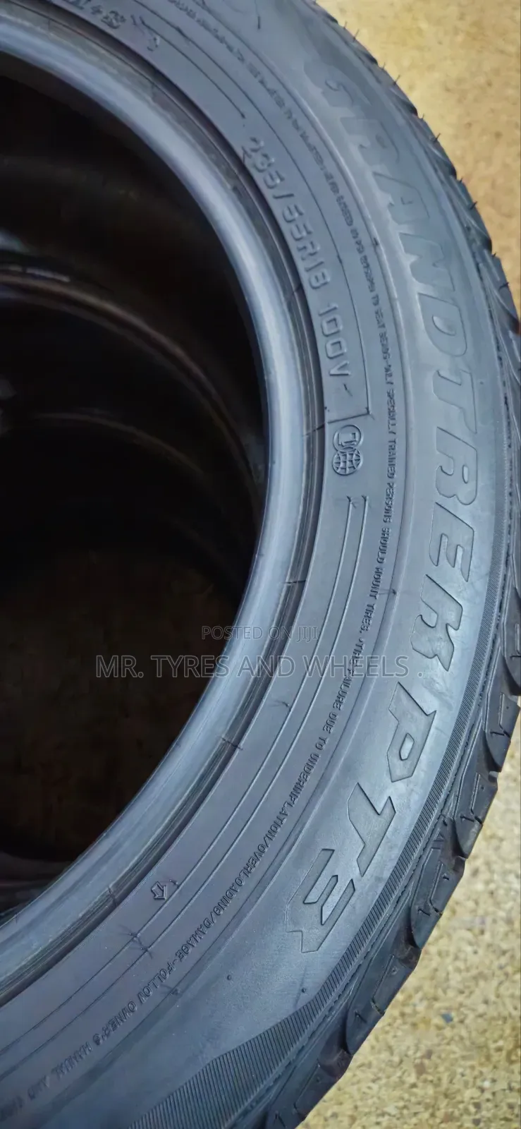 235 55 R18 Dunlop Grand Trek Pt3 4rm Japan Also in a Nice Disney.