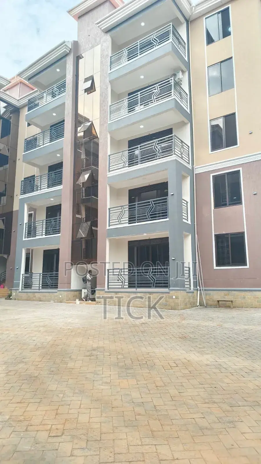 3bdrm Apartment in Mengo, Central Division for rent