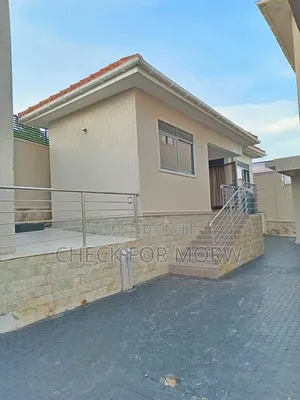 5bdrm Duplex in Bugolobi, Central Division for rent