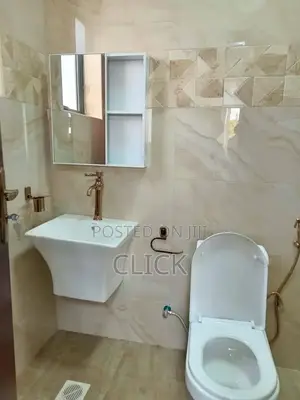 5bdrm Duplex in Bugolobi, Central Division for rent