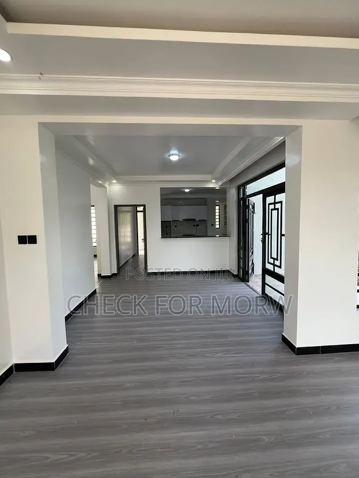 5bdrm Duplex in Bugolobi, Central Division for rent