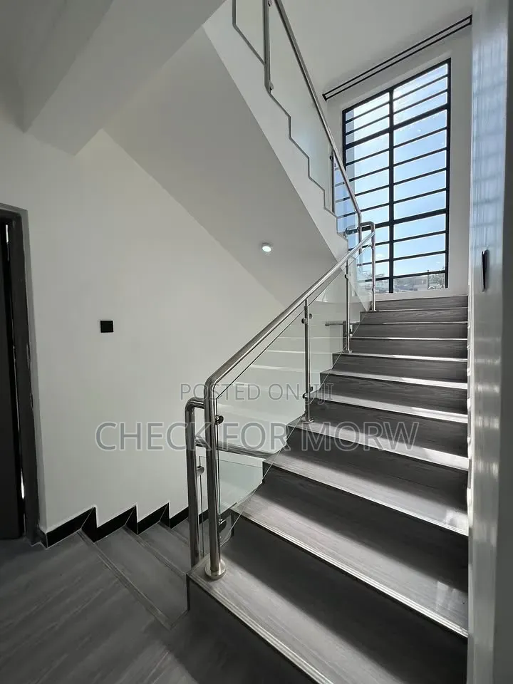 5bdrm Duplex in Bugolobi, Central Division for rent