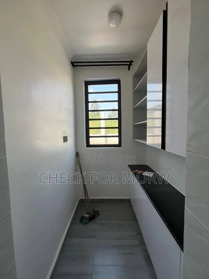 5bdrm Duplex in Bugolobi, Central Division for rent