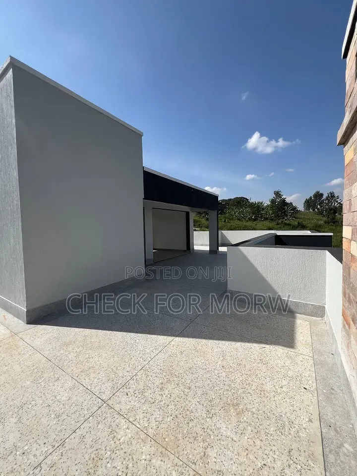 5bdrm Duplex in Bugolobi, Central Division for rent