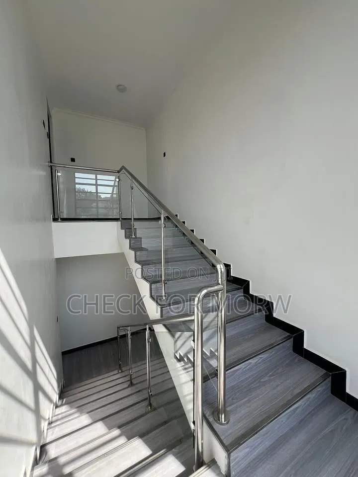 5bdrm Duplex in Bugolobi, Central Division for rent