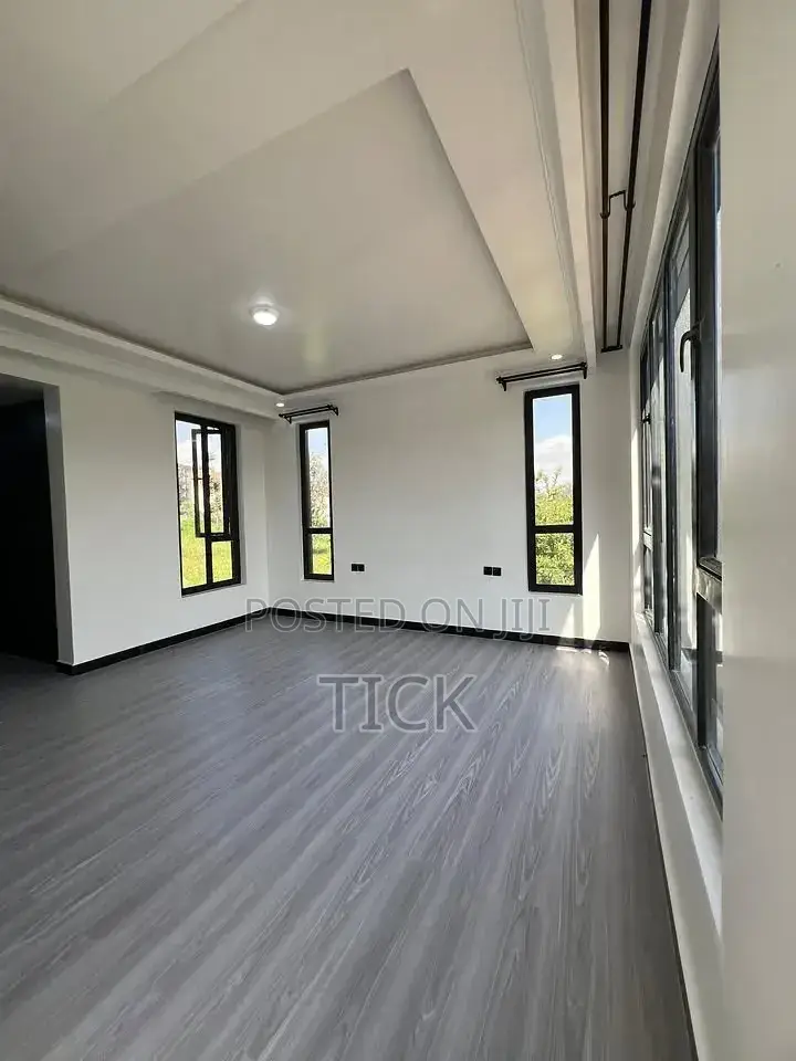 5bdrm Duplex in Bugolobi, Central Division for rent