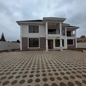 5bdrm Duplex in Bugolobi, Central Division for rent