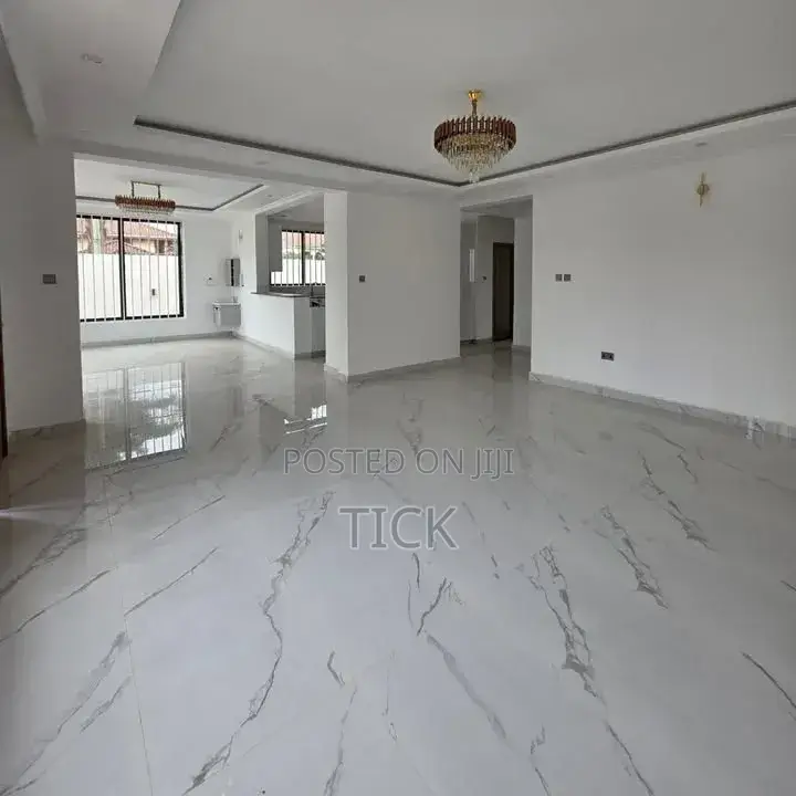 5bdrm Duplex in Bugolobi, Central Division for rent