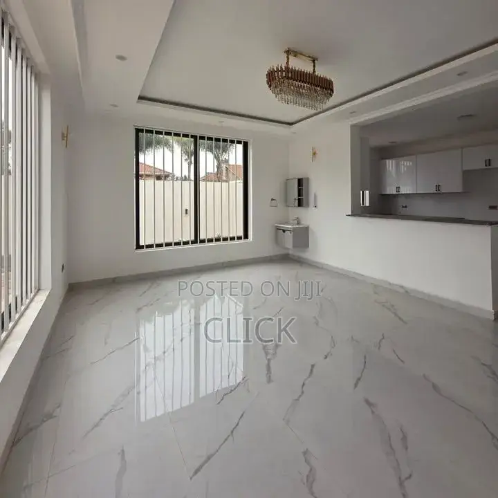 5bdrm Duplex in Bugolobi, Central Division for rent