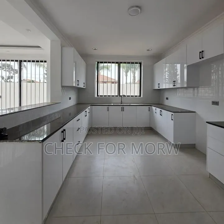 5bdrm Duplex in Bugolobi, Central Division for rent