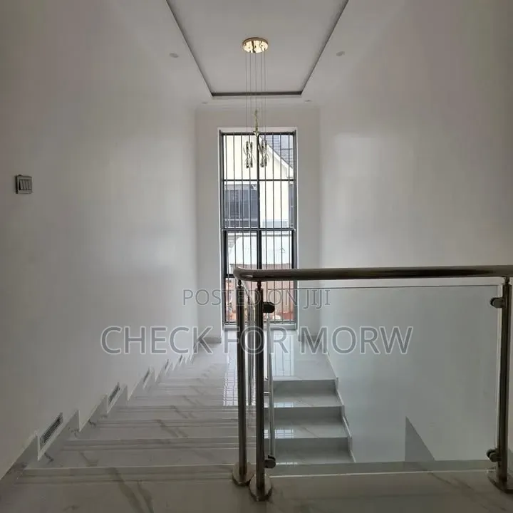 5bdrm Duplex in Bugolobi, Central Division for rent