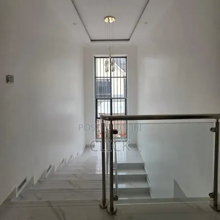5bdrm Duplex in Bugolobi, Central Division for rent